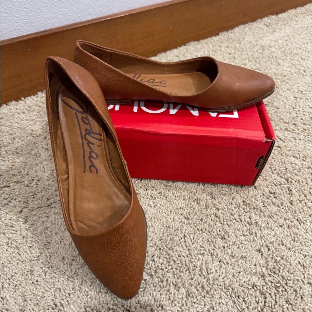 Zodiac Women's Tan Loafers